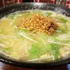 中華食堂　月ノ光 - 担々麺　750円　普通は800円だがライス、ザーサイか麺の大盛がいらなければ50円引きだそう。