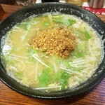 Chuukashokudou Tsukinohikari - 担々麺　750円　普通は800円だがライス、ザーサイか麺の大盛がいらなければ50円引きだそう。