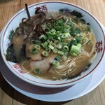 博多商店 - ●博多ラーメン600円（税込み）