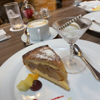 ポム・ダダン - 