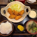 Dai Akkeshi - カキフライ定食(1390円)です。