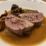 シャントレル - ロゼール産仔羊の鞍下肉のロースト