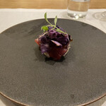 シャントレル - ❺気仙沼カツオのマリネ、赤キャベツ