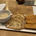 シャントレル - ❶スモークサーモンのリエット、キノコのクロックムッシュ