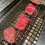 焔立つ肉寿司と牛タンタワー 肉処 双葉 三宮 - 