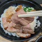 Komoro Soba - 薄手ながら柔らかな鴨ステーキ