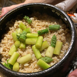 温石 - アスパラと鱧のそぼろご飯　鱧のそぼろは初めて頂きました！！