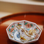 いしまる - "鳥蛤（とりがひ）"、暸（あぶりもの）