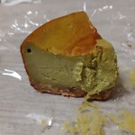 手作りマフィン レフィーユ - ピスタチオベイクドチーズケーキ600円ぶつけちゃった