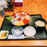 Minato Shokudou - おまかせ10種盛丼