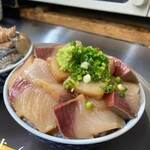 深川つり舟 - イナダ丼【1500円】