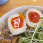 麺饗 松韻 - 煮玉子アップ