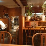 ホワイト餃子 - 店内