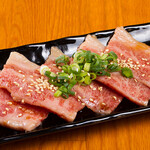 美味しい赤身と最高級ホルモン スーパーホルモン - 