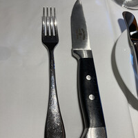 ベンジャミンステーキハウス 東京ガーデンテラス紀尾井町 - この専用ナイフ、すごく切りやすいです