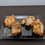 Torino Shouten - 元祖から揚げ にんにく醤油 2個と名物から揚げ 和風 2個