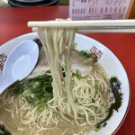 Shou Chan Ramen - 細麺。デフォルトでカタです。好みがあれば要声かけとの事。