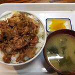 鶴亀 - 料理写真:スタミナ丼　600円（月替わりサービスメニュー）