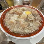 広州市場 - 広州雲呑麺、背脂たっぷりですが、スープはあっさり