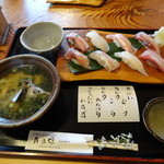 お食事処 びゃく - 地魚寿司定食。
