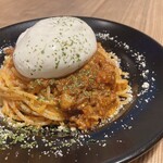 087cafe - 料理写真:ブラータチーズと濃厚ミートソースパスタ