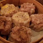 Shuumai rum ba - 焼売(肉、鳥チーズ、山椒)