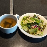 国産熟成焼肉 肉バル ドウラクコリーダ ランドマーク店 - ランチ　スープ’＆サラダ