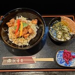 朝日屋 - 料理写真:うなたれ鶏丼茶そばセット　900円