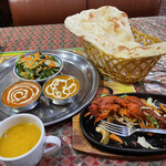 インド・ネパール料理 スナオール - スープも付いています