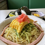 喫茶リリー - こんもりしてますが氷で底上げされてましたが冷たさを保つ為ですねきっと