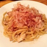 赤とうがらし - 焼うどん。うどんはモチモチですが、何といっても、たれがおいしいんです。上品な味です。