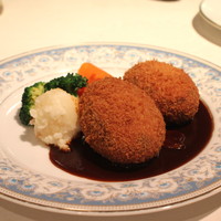 レストラン香味屋 - 牛タンのコロッケ　デミグラスソース添え