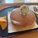 藤子・Ｆ・不二雄ミュージアムカフェ - 「夢のようなどら焼き(1,000円)」