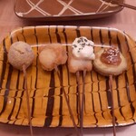 Kushiage Katsugorou - 二皿目の4本　(ズッキーニ しょうが味噌、たらタルタルソース、ホタテ、さつま芋クリームチーズ)