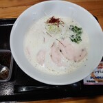 Bushikiwami - 鶏白湯らーめん900円と揚げネギとトッピング1品サービス券