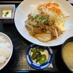 酒場フタマタ - 生姜焼き定食950円