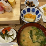 Kaisen Shokudou Ajikoubou - 味噌汁 小鉢 お漬物