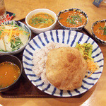 上亀 - 深川インド定食(1000円) メインのカレーはチキン、追加であさりカレー(+400円)