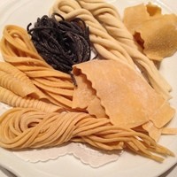 プリンチピオ - その日の手打ちパスタ　サンプルを見せてくれるのでその中から好みのパスタを選ぶといいです。