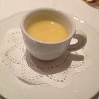 プリンチピオ - アミューズ　黄蕪のスープ