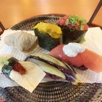 Yasai Sushi Dokoro Chirashiya - 二段篭寿司天心