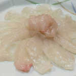 きくち - 「河豚しゃぶ」用の河豚：エッ？　天然ものを５mm程の厚みで出しちゃうんですか？