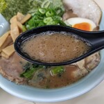 横浜家系ラーメン 田中 - ガツンと濃ゆいスープ