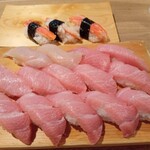 寿司 築地日本海 - カニ　ハマチ　大トロ