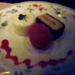 ムッシュ田中の料理とワインの店Vin Vin - デザート（紅玉リンゴの焼き菓子、アーモンドのブラマンジェ、イチゴのシャーベット）