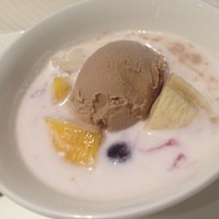 スーツァン・レストラン陳 渋谷店 - 辛い麻婆豆腐の後にアイスは最高。
