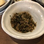 家庭料理居酒屋 よってって - にんじんの葉のふりかけですっ