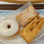 Misuta Donatsu - ホワイトチョコリング、さわやかマンゴーレアチーズパイ、BBQフランクフルトパイ