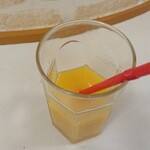 ミスタードーナツ - オレンジジュース氷なしで半分