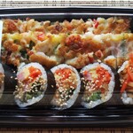 カンナムキンパ - 料理写真:ハーフ＆ハーフ（７種野菜の具材キンパ・海鮮チヂミ）
